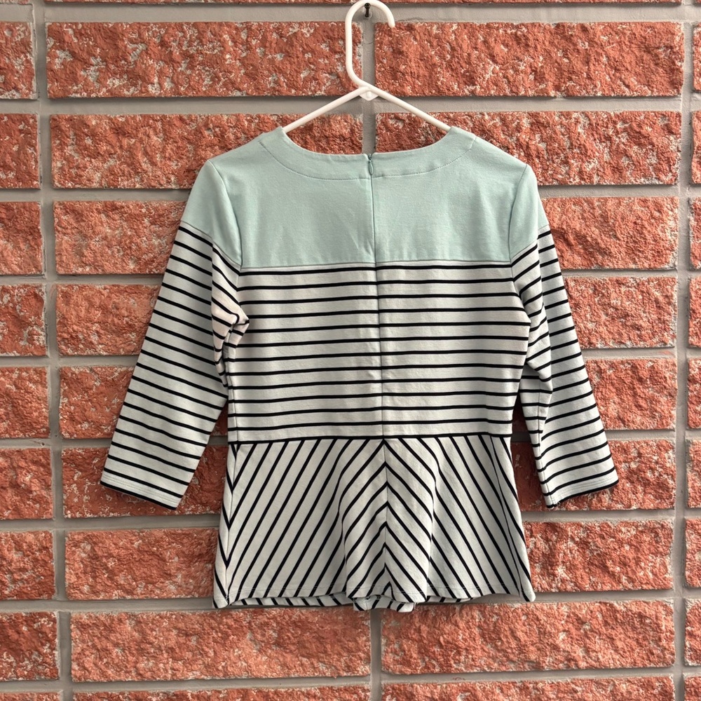 🌟 Talbots stripped blouse - Picture 3 of 5
